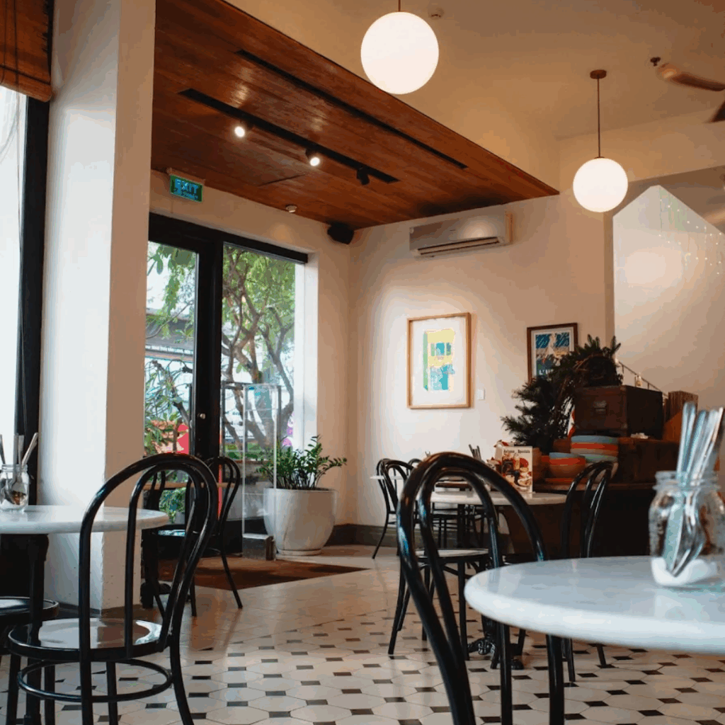 L’Usine Le Thanh Ton- Saigon Ho Chi Minh City HCMC Vietnam